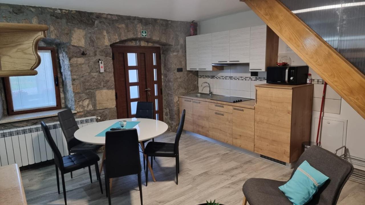 Villa Kos Lupoglav  Екстериор снимка