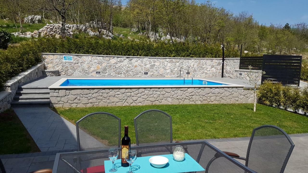 Villa Kos Lupoglav  Екстериор снимка
