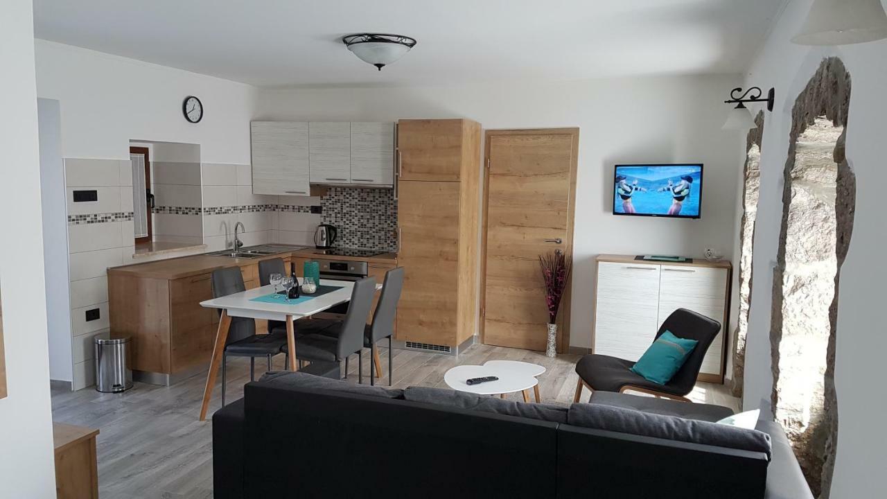 Villa Kos Lupoglav  Екстериор снимка