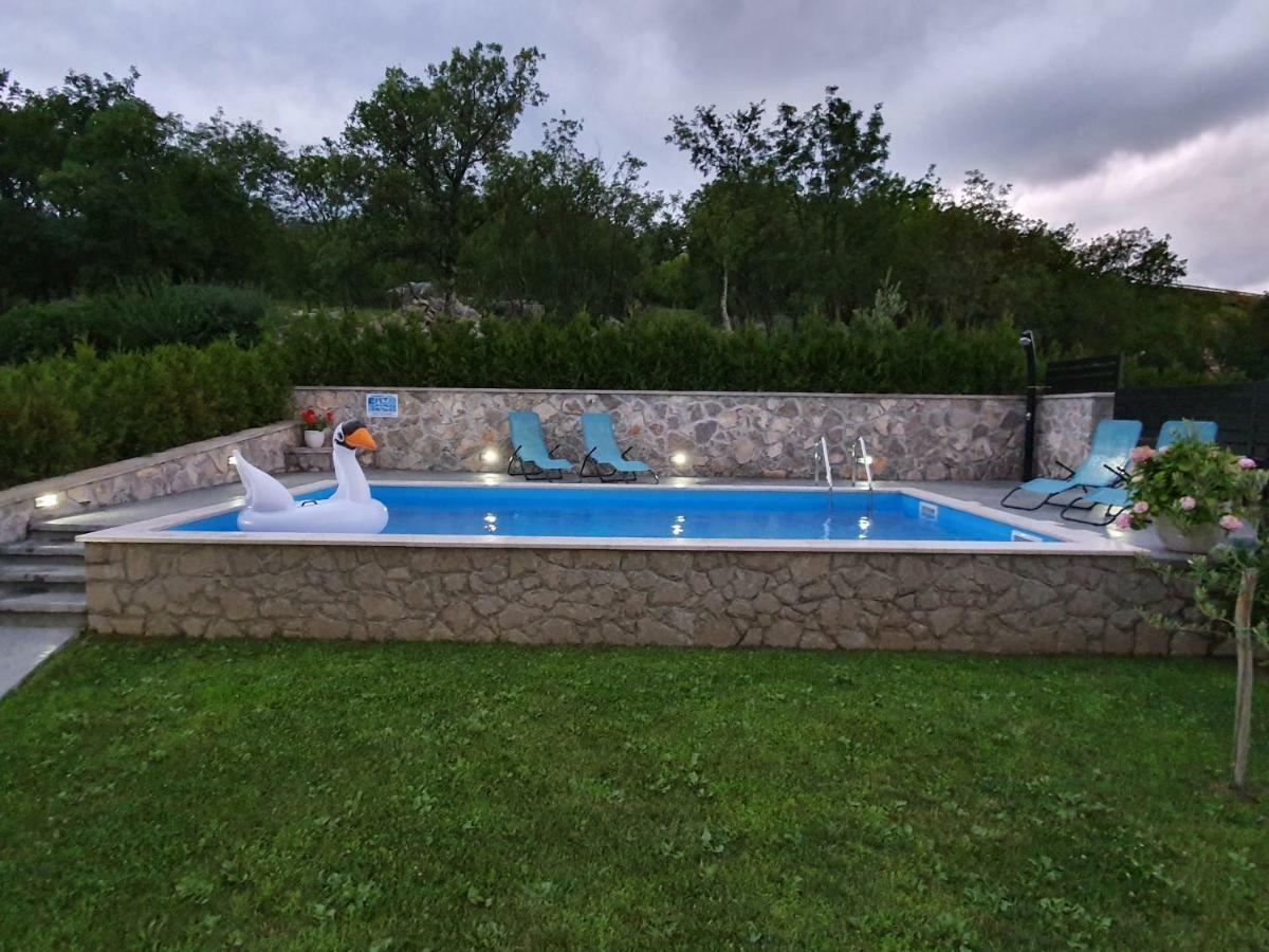Villa Kos Lupoglav  Екстериор снимка