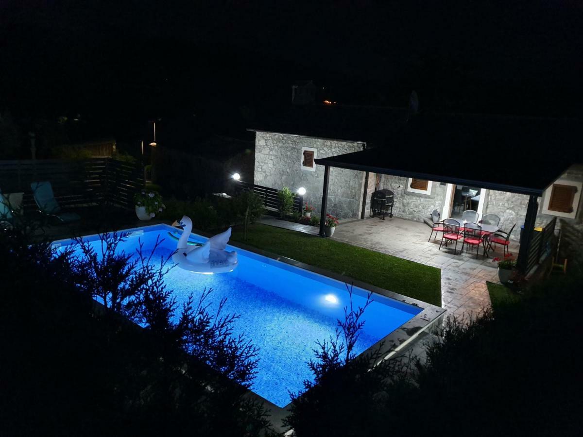 Villa Kos Lupoglav  Екстериор снимка