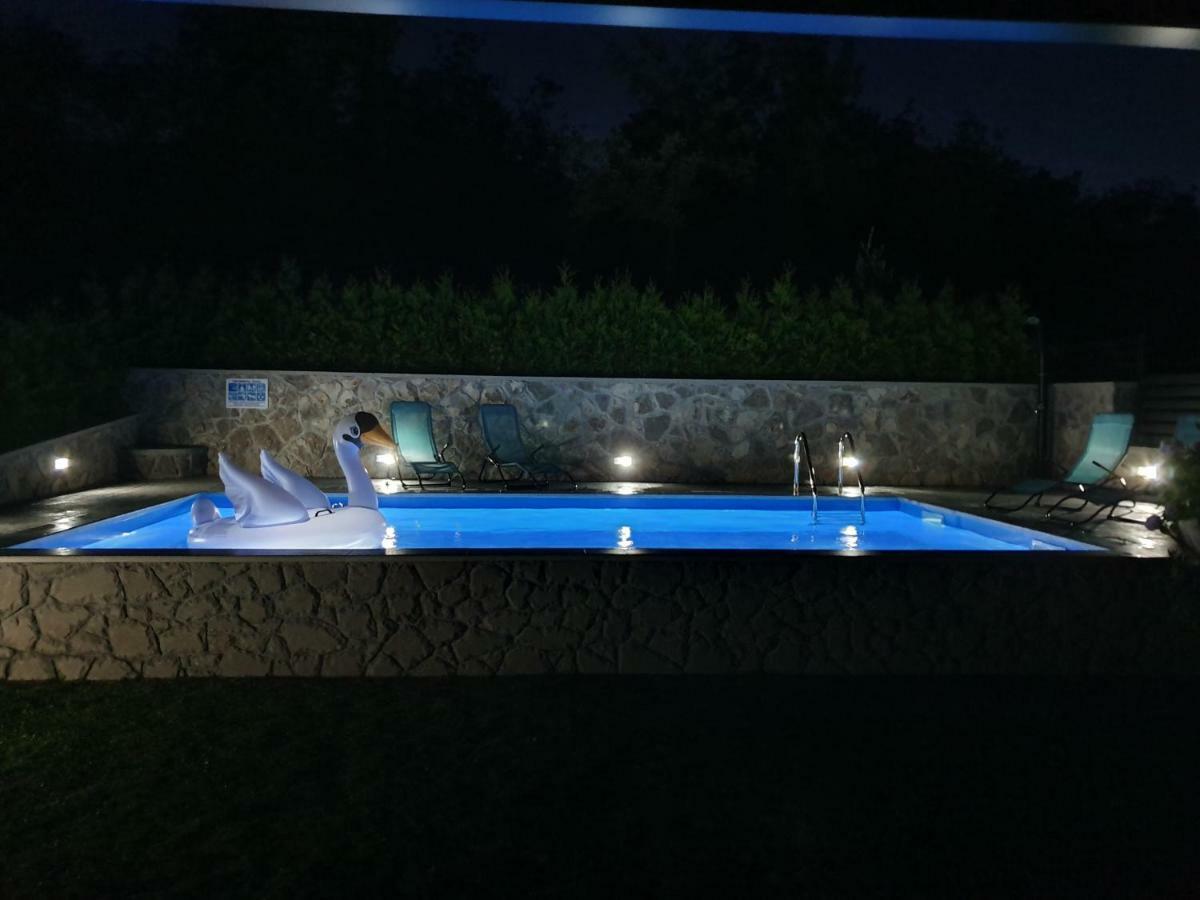 Villa Kos Lupoglav  Екстериор снимка